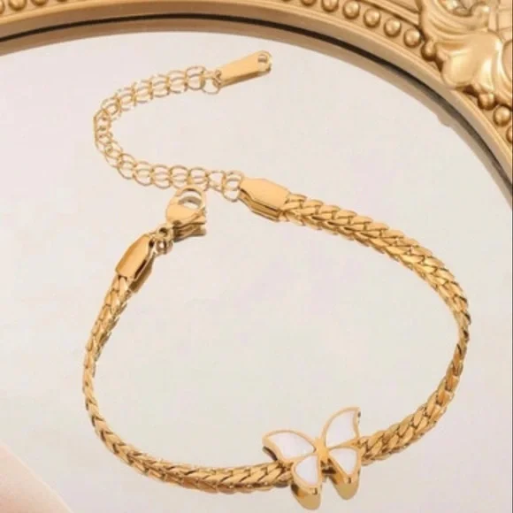 Fashion Jewelry Gold and White Butterfly Necklace Set NWT - Picture 9 of 9